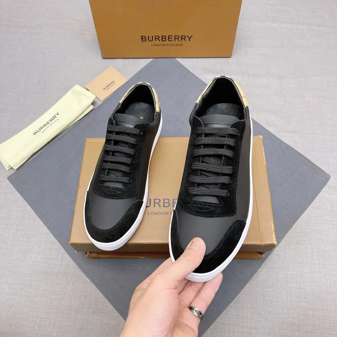 p380 【Burberry】Burberry’s new men’s casual shoes! Classic striped cloth paired with imported first-layer silk calfskin and high-mercerized nubuck leather. Real sheepskin lining is very comfortable. Original outsole. Two-color selection, details determine quality. Welcome to compare. Size: 38-44 No. 019